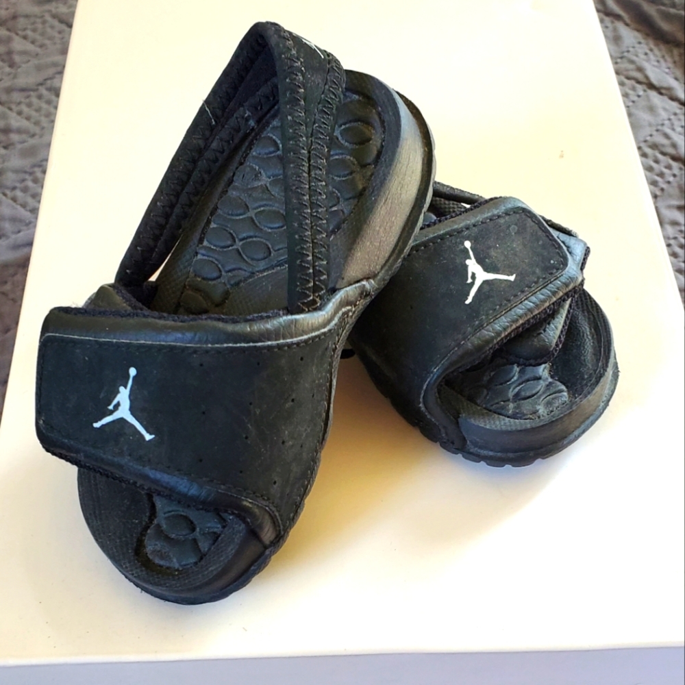 Jordan baby slides with strap